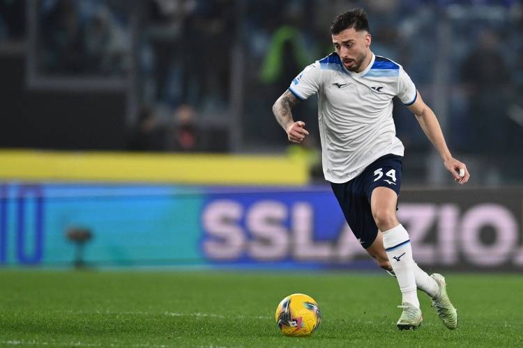 记者：切尔西考虑引进拉齐奥后卫吉拉，准备提出3500万欧报价