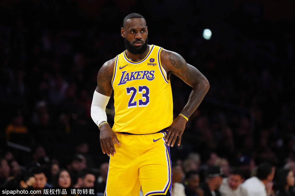 还是湖人！曝詹姆斯大概率执行5260万球员选项